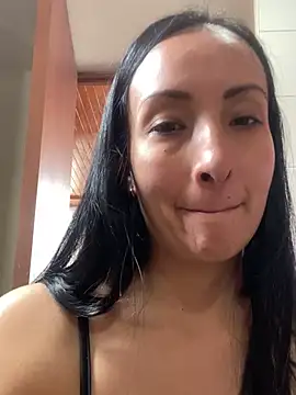 Snapshot of yaralyminjo2 chatting on 3, 1, 2025 yaralyminjo2 online show from 3, 1, 2025