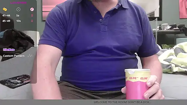 Snapshot of BondBroken chatting on 11, 11, 2025 BondBroken online show from 11, 11, 2025