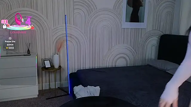 Jenna Adams  online show from 17, 3, 2025