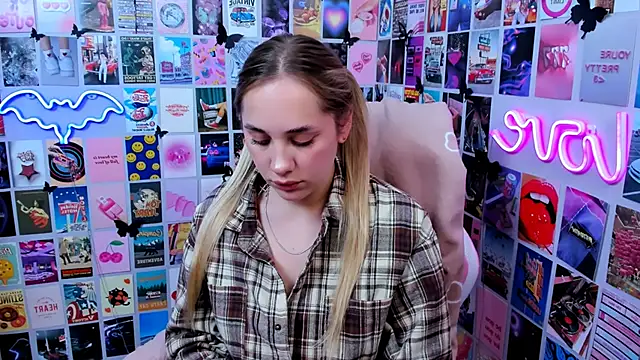 MiaMilas online show from 7, 10, 2025