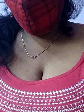 Snapshot of mallu-sumi chatting on 2, 2, 2026 mallu-sumi online show from 2, 2, 2026