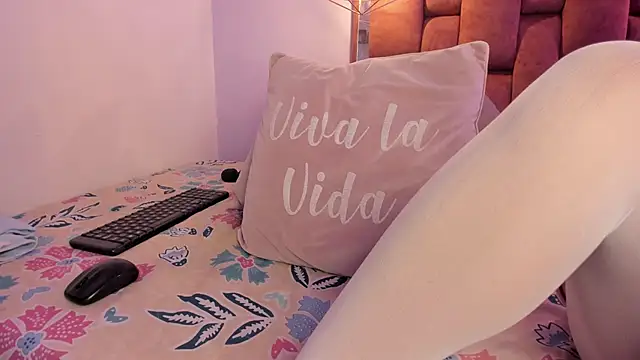 kristakinnky online show from 23, 10, 2025