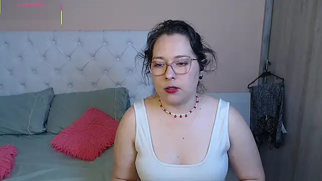 May Carlier online show from 2, 12, 2025