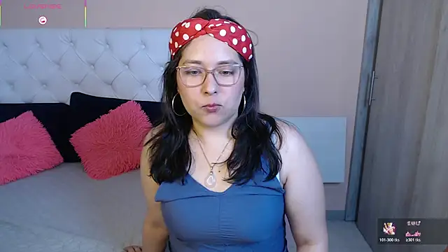 May Carlier online show from 19, 12, 2025