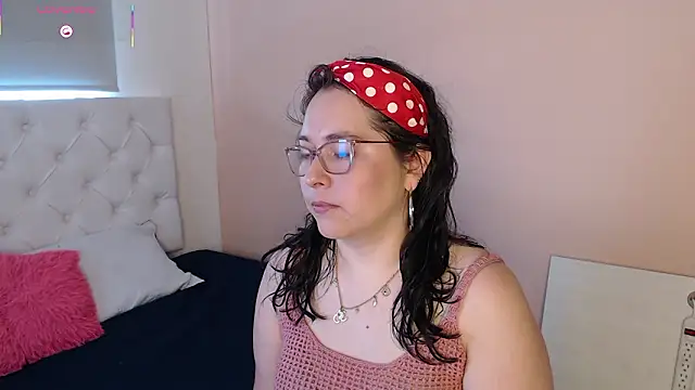 May Carlier online show from 5, 2, 2026