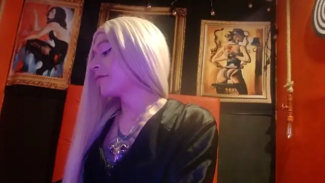 MEGANNIXX online show from 12, 10, 2025