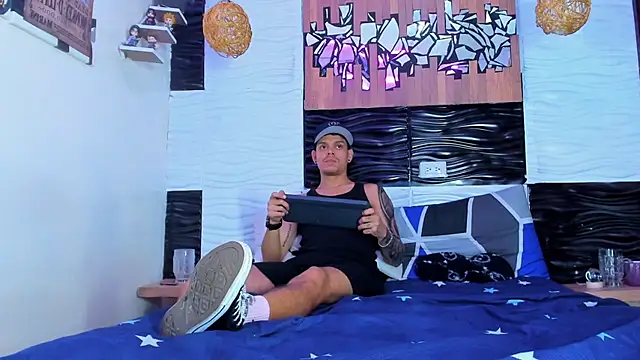 Friendsofeverything  online show from 1, 11, 2025