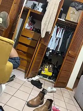 Snapshot of Ginessy chatting on 1, 2, 2025 Ginessy online show from 1, 2, 2025