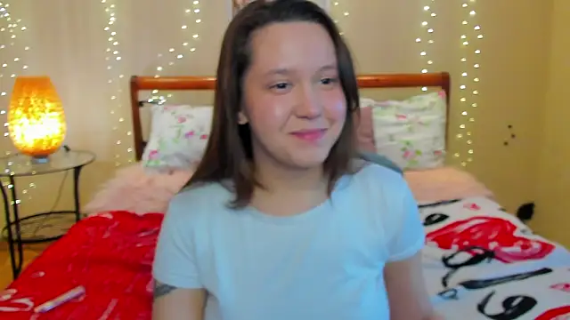 Snapshot of Mira_Karter chatting on 5, 5, 2026 Mira Karter online show from 5, 5, 2026