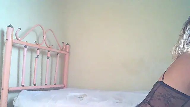 Lucy White   online show from 22, 2, 2026