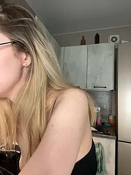 Kitty Katrine online show from 17, 4, 2026