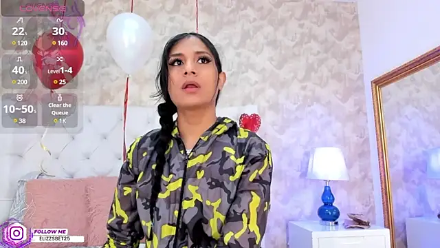 Eliza Thaylor   online show from 18, 2, 2025