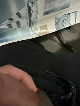 Pussylover 32 online show from 3, 11, 2025