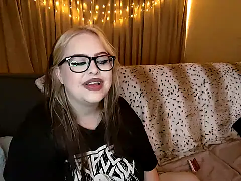 ChubbyBubs online show from 15, 2, 2025