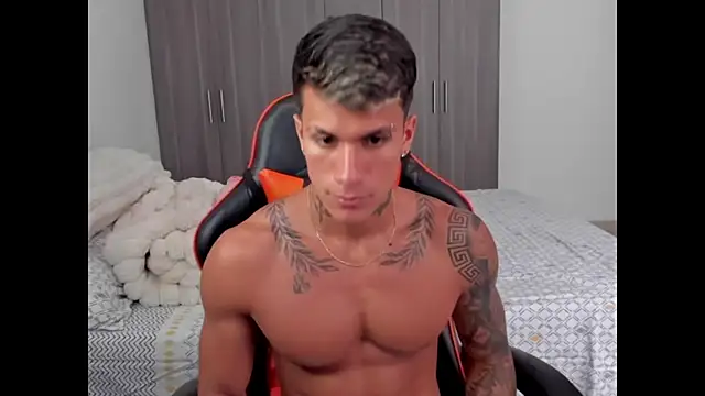 Snapshot of pettergrey1 chatting on 5, 10, 2025 pettergrey1 online show from 5, 10, 2025