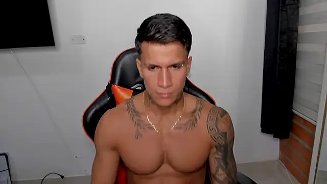 Snapshot of pettergrey1 chatting on 27, 10, 2025 pettergrey1 online show from 27, 10, 2025