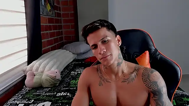 Snapshot of pettergrey1 chatting on 5, 11, 2025 pettergrey1 online show from 5, 11, 2025