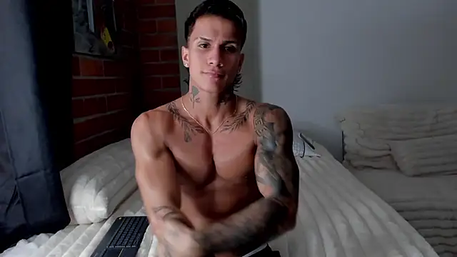 Snapshot of pettergrey1 chatting on 13, 11, 2025 pettergrey1 online show from 13, 11, 2025