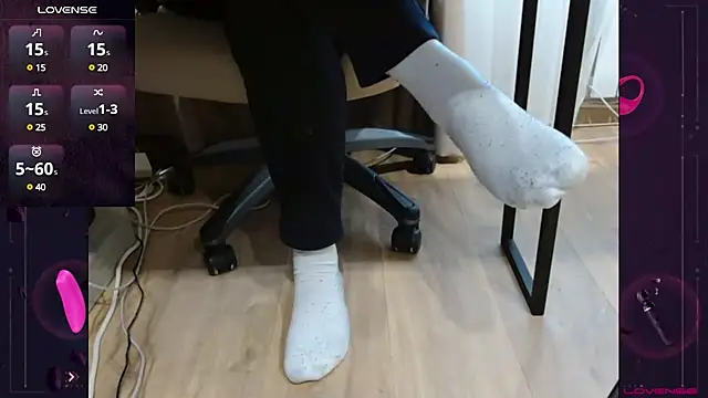 Snapshot of analanall chatting on 1, 2, 2025 analanall online show from 1, 2, 2025