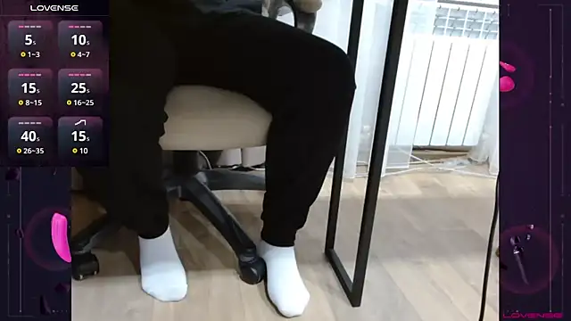 Snapshot of analanall chatting on 5, 2, 2025 analanall online show from 5, 2, 2025