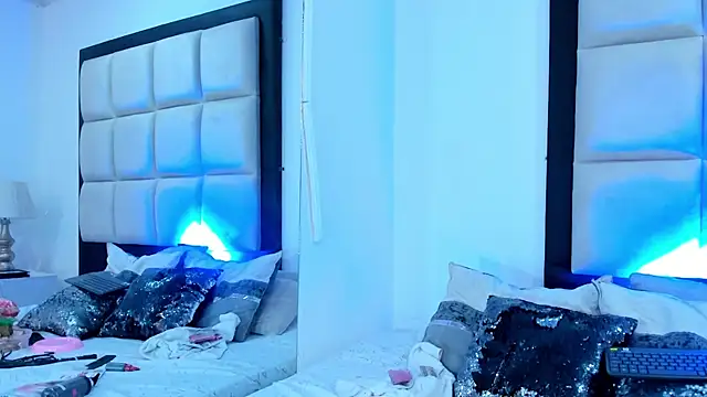 Snapshot of LaurenHu chatting on 3, 2, 2025 LaurenHu online show from 3, 2, 2025