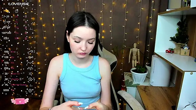 Snapshot of Fairyy_Moon chatting on 7, 1, 2025 Fairyy Moon online show from 7, 1, 2025