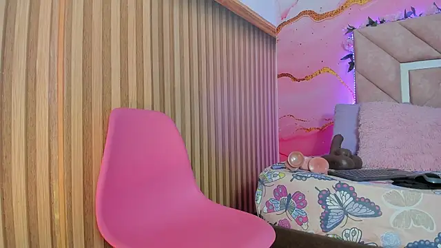 Taylor  cooper online show from 18, 11, 2025