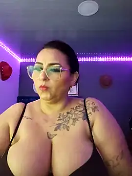 Snapshot of Ivonnee__ chatting on 11, 12, 2024 Ivonnee   online show from 11, 12, 2024
