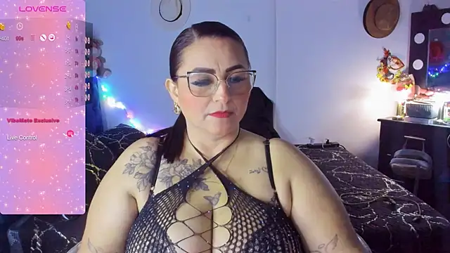 Snapshot of Ivonnee__ chatting on 19, 1, 2025 Ivonnee   online show from 19, 1, 2025