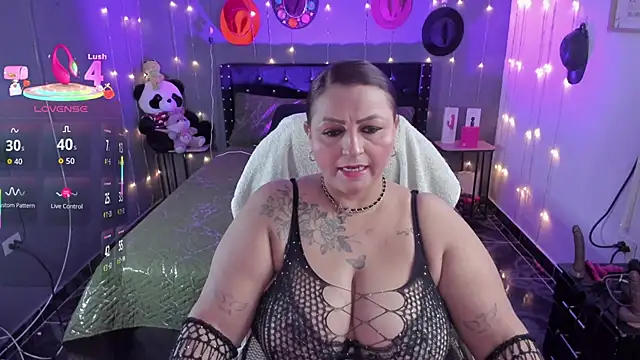 Ivonnee   online show from 16, 1, 2026