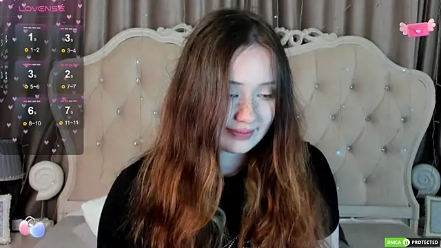 MiriaamWhite online show from 5, 10, 2025