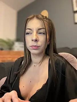 Mia Ethan online show from 26, 1, 2025