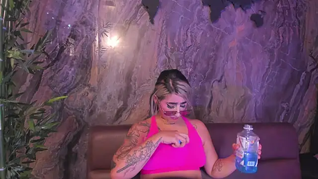 Alahia Dangelo online show from 7, 11, 2025