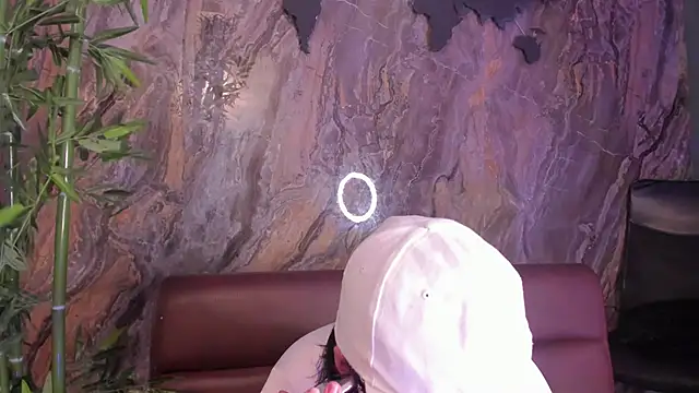 Alahia Dangelo online show from 15, 11, 2025