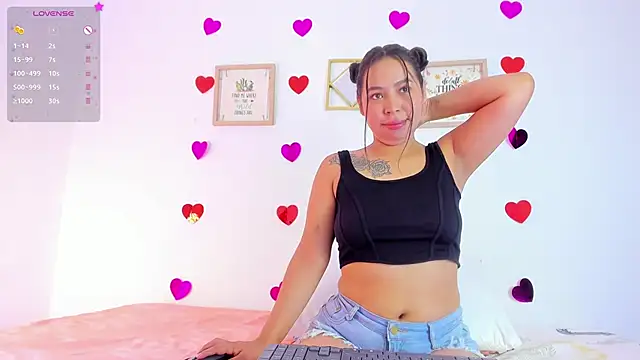 Snapshot of EmmaRogers chatting on 20, 2, 2025 EmmaRogers online show from 20, 2, 2025