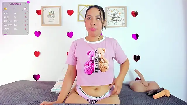 Snapshot of EmmaRogers chatting on 15, 3, 2025 EmmaRogers online show from 15, 3, 2025