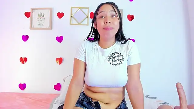 Snapshot of EmmaRogers chatting on 19, 3, 2025 EmmaRogers online show from 19, 3, 2025