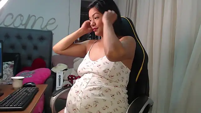 Snapshot of Horny_mami12 chatting on 10, 2, 2025 Horny mami12 online show from 10, 2, 2025