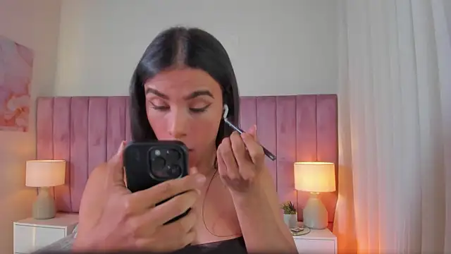 Aleja arango1 online show from 6, 1, 2026