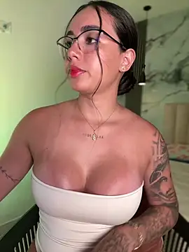 Pink Jazmin online show from 23, 4, 2026