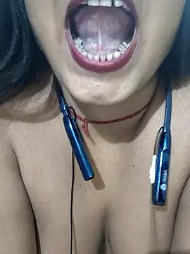 Snapshot of yoursweety09 chatting on 13, 1, 2026 yoursweety09 online show from 13, 1, 2026