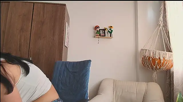 Snapshot of Vioolletta chatting on 24, 6, 2026 Vioolletta online show from 24, 6, 2026