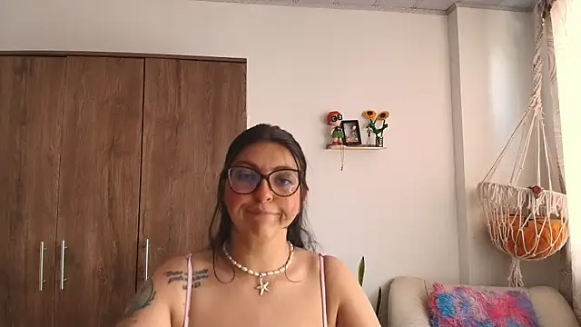 Snapshot of Vioolletta chatting on 24, 7, 2026 Vioolletta online show from 24, 7, 2026