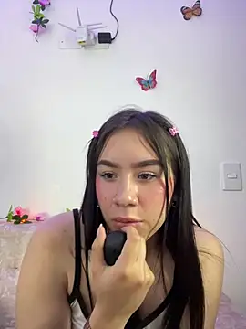 Snapshot of Im_Valen_Cute chatting on 24, 12, 2024 Im Valen Cute online show from 24, 12, 2024