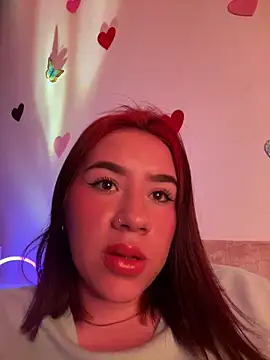 Snapshot of Im_Valen_Cute chatting on 7, 2, 2025 Im Valen Cute online show from 7, 2, 2025
