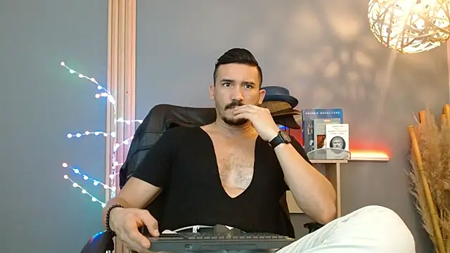 Reiko 85  online show from 22, 2, 2026