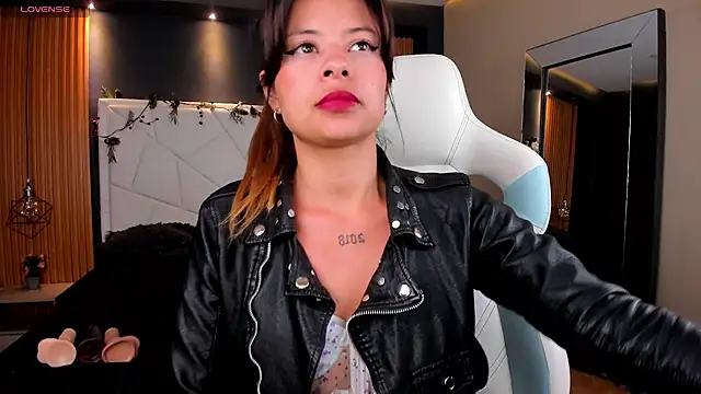 Antonella Torres2 online show from 17, 2, 2025