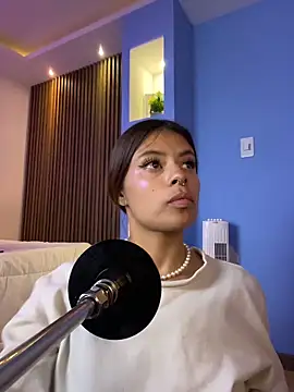 Snapshot of Antonella_Torres2 chatting on 11, 6, 2026 Antonella Torres2 online show from 11, 6, 2026