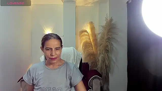 Milf karlye online show from 6, 6, 2026