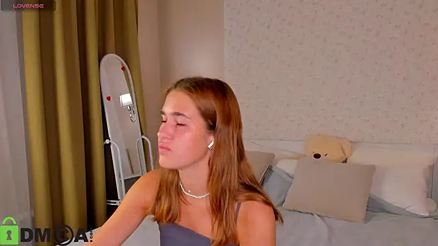 Snapshot of Jennifer_Wadee chatting on 5, 7, 2026 Jennifer Wadee online show from 5, 7, 2026